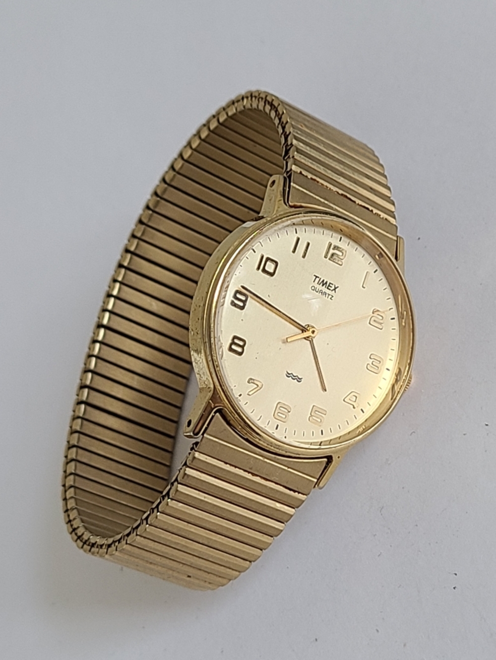 Vintage Timex Quartz LA Cell T82 Gold Tone Water Resistant Men's Dress Watch - Picture 16 of 16